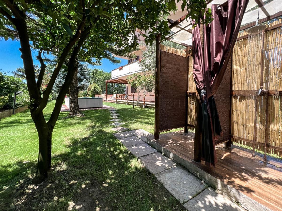 Livingapple Apartment Scauri  Exterior photo